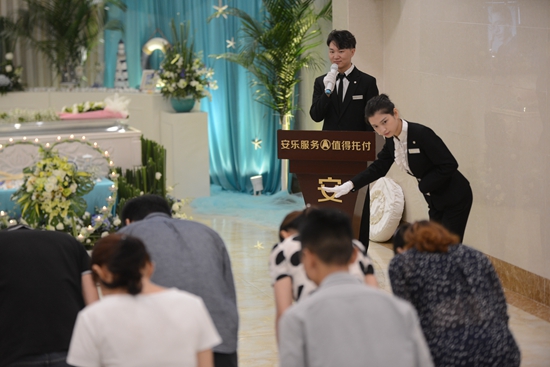 
广州儿童医院黄牛代挂号电话票贩子号贩子网上预约挂号,住院检查加快,清明被“围观”后冷思考：殡葬教育亟须改革