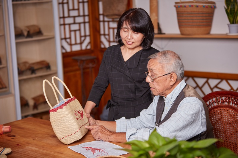 
广州中医院黄牛代挂号电话票贩子号贩子网上预约挂号,住院检查加快,为手工艺引入3D打印技术，还将传统纹饰数码化，她让非遗技艺“活”了起来