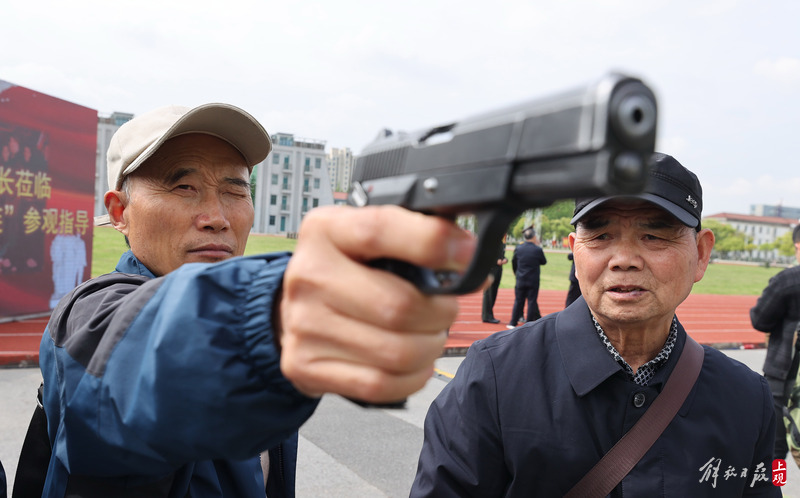 
中山一院黄牛代挂号电话票贩子号贩子网上预约挂号,住院检查加快,好八连命名60周年，市民走进军营感受官兵日常训练生活