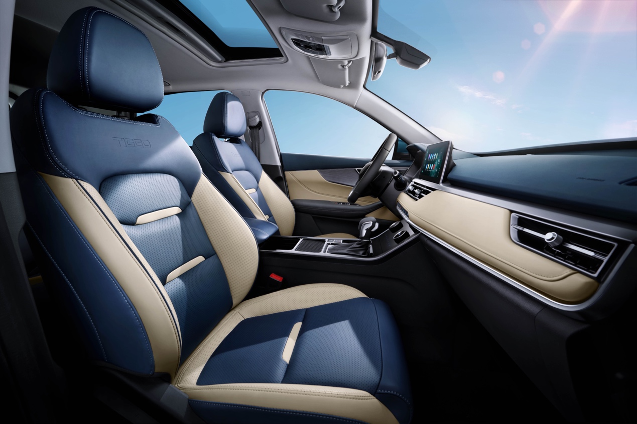 在外观设计上,2023款瑞虎5x主打"全球"理念,由奇瑞欧洲造型设计团队