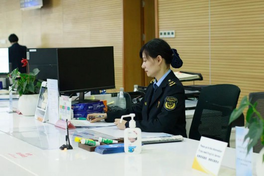 
上海眼耳鼻喉科医院黄牛代挂号电话票贩子号贩子网上预约挂号,住院检查加快,劳动最光荣！杨浦的他们获表彰！
