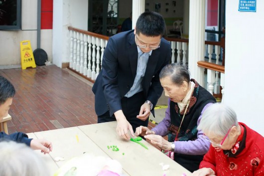 
上海眼耳鼻喉科医院黄牛代挂号电话票贩子号贩子网上预约挂号,住院检查加快,劳动最光荣！杨浦的他们获表彰！