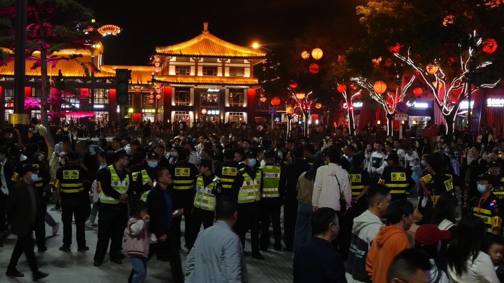 
北医六院黄牛代挂号电话票贩子号贩子网上预约挂号,住院检查加快,西安多个景区停票限流，警方发布提示：不建议前往大唐不夜城