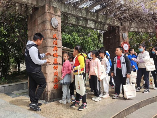 
广州医科大学附属第二医院黄牛代挂号电话票贩子号贩子网上预约挂号,住院检查加快,开展普法活动，这群普陀人系好青少年的第一颗“法治纽扣”