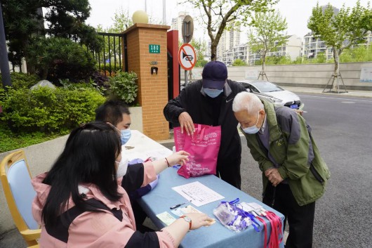 
中日友好医院黄牛代挂号电话票贩子号贩子网上预约挂号,住院检查加快,养老院变身助餐点！普陀这里的老人笑开颜