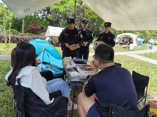 
南京眼科医院黄牛代挂号电话票贩子号贩子网上预约挂号,住院检查加快,一顶帐篷一片天，淀山湖旁露营人气旺~警方提醒：亲近自然勿忘安全！