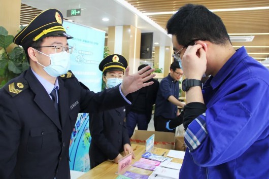 
上海儿童医学中心黄牛代挂号电话票贩子号贩子网上预约挂号,住院检查加快,保护劳动者身心健康，杨浦开展多项普法学法活动