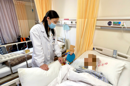 
北京同仁医院黄牛代挂号电话票贩子号贩子网上预约挂号,住院检查加快,小长假，他们坚守在“医”线！
