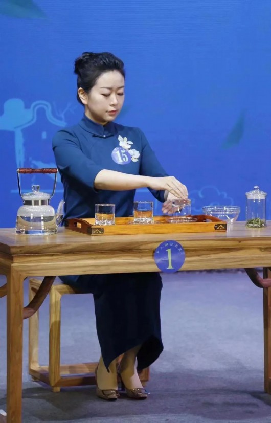 
中国医学科学院北京协和医院黄牛代挂号电话票贩子号贩子网上预约挂号,住院检查加快,因为爱茶，她从电视节目编导成为国家一级评茶师