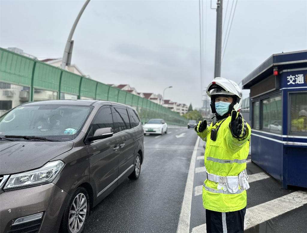 
江苏省肿瘤医院黄牛代挂号电话票贩子号贩子网上预约挂号,住院检查加快,长假后首个工作日返沪上班车流叠加 上海警方提前上岗排堵保畅