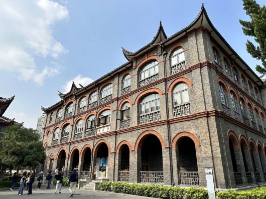 
上海第十人民医院黄牛代挂号电话票贩子号贩子网上预约挂号,住院检查加快,“苏河明珠”华东政法大学推出定制主题文化线路