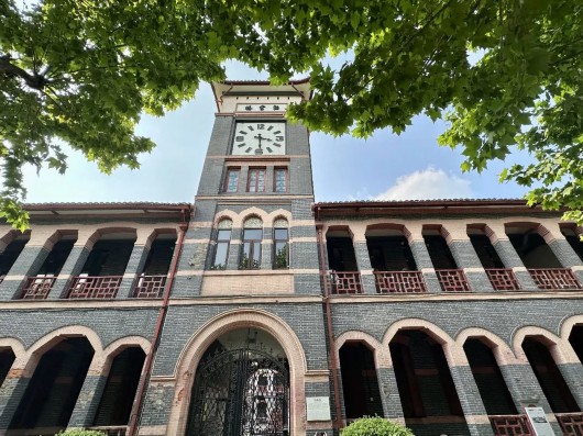 
上海第十人民医院黄牛代挂号电话票贩子号贩子网上预约挂号,住院检查加快,“苏河明珠”华东政法大学推出定制主题文化线路