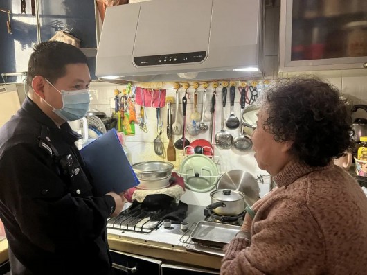 
南京各大医院黄牛代挂号电话票贩子号贩子网上预约挂号,住院检查加快,孙礼钢：守护社区平安是他最开心的事！