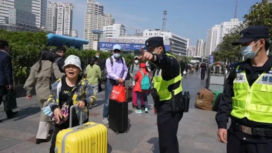 
北京阜外医院黄牛代挂号电话票贩子号贩子网上预约挂号,住院检查加快,残忍提醒：本周六要上班，端午节也要调休！到上海过“特种兵式”小长假的游客，这样说→