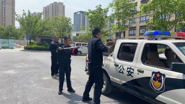 抓捕队.jpg