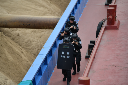 
北京中医院黄牛代挂号电话票贩子号贩子网上预约挂号,住院检查加快,持械歹徒躲入货船？“水陆空”多警种联合“作战”让犯罪分子无所遁形！