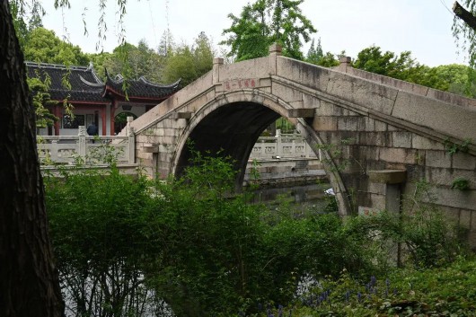 
北大医院黄牛代挂号电话票贩子号贩子网上预约挂号,住院检查加快,“穿越”古华大地，古典园林与古镇老街的梦幻联动