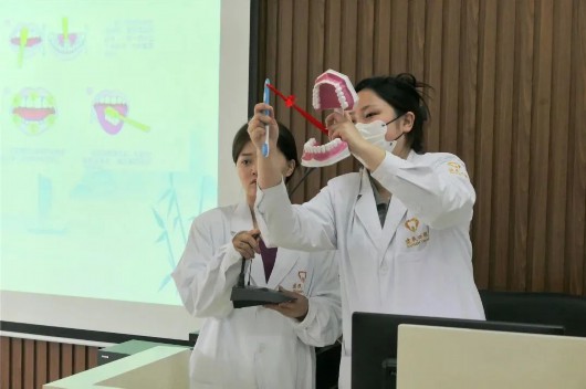 
杭州市妇幼保健院黄牛代挂号电话票贩子号贩子网上预约挂号,住院检查加快,“小老人”结对“老老人”！华新这支百人团队坚持了11年……