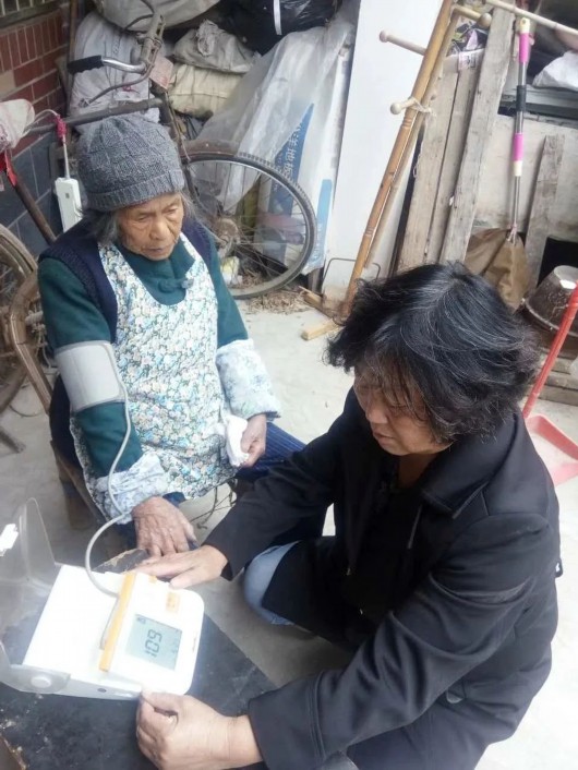 
杭州市妇幼保健院黄牛代挂号电话票贩子号贩子网上预约挂号,住院检查加快,“小老人”结对“老老人”！华新这支百人团队坚持了11年……