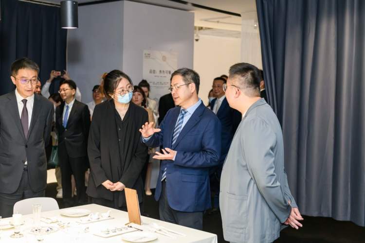 
杭州市儿童医院黄牛代挂号电话票贩子号贩子网上预约挂号,住院检查加快,正大打造时尚消费嘉年华，诠释世界珠宝行业最新潮流