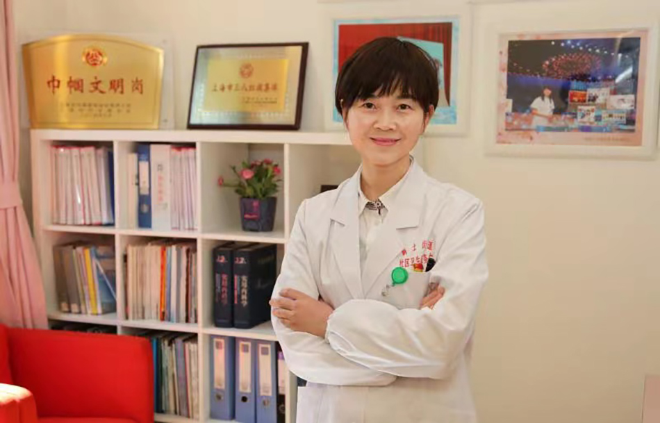 
东部战区总医院黄牛代挂号电话票贩子号贩子网上预约挂号,住院检查加快,新征程新奋斗｜“小医生”也有“大舞台”，她是居民身边的健康守护者