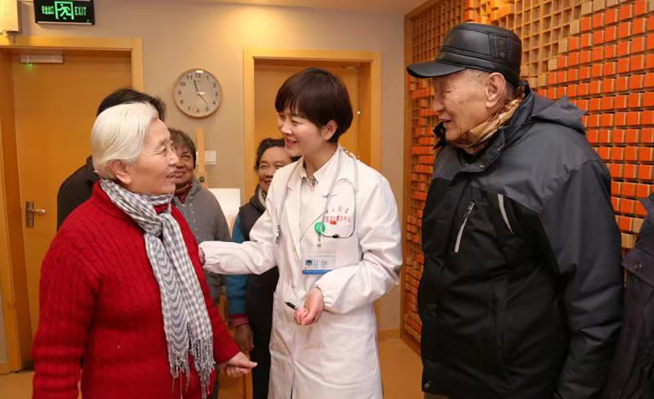 
东部战区总医院黄牛代挂号电话票贩子号贩子网上预约挂号,住院检查加快,新征程新奋斗｜“小医生”也有“大舞台”，她是居民身边的健康守护者