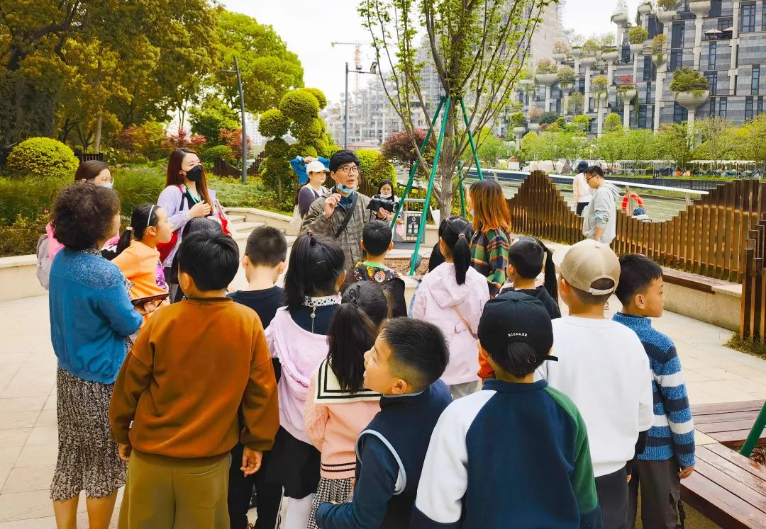 
广州儿童医院黄牛代挂号电话票贩子号贩子网上预约挂号,住院检查加快,当两湾青年遇上萌娃，会擦出怎样的火花