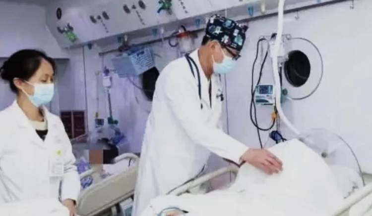 
浙江省人民医院黄牛代挂号电话票贩子号贩子网上预约挂号,住院检查加快,溺水后，他一度昏迷！带着呼吸机进高压氧舱重获新生？脑损伤后，时间就是大脑