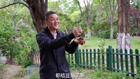 
北京朝阳医院黄牛代挂号电话票贩子号贩子网上预约挂号,住院检查加快,李亚鹏别墅种菜被物业警告，网友质疑：公共绿地成“自家小院”？