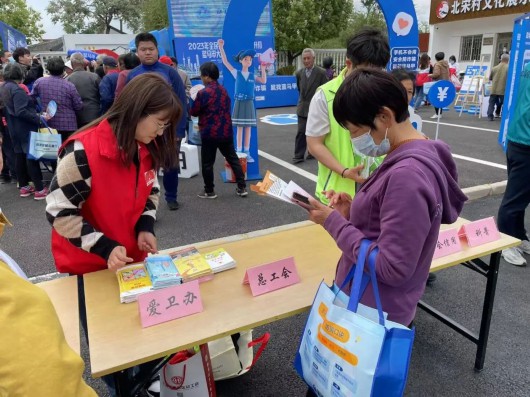 
北京妇产医院黄牛代挂号电话票贩子号贩子网上预约挂号,住院检查加快,助老防骗｜蓝马甲大篷车公益活动来到头桥啦！