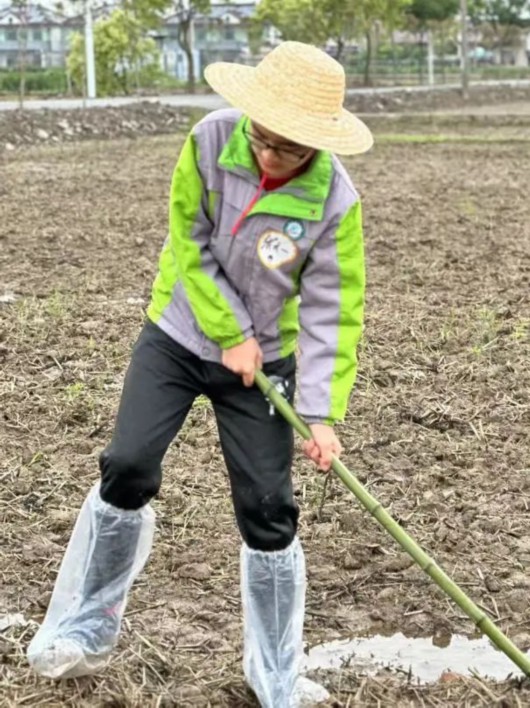 
南京中科研究所黄牛代挂号电话票贩子号贩子网上预约挂号,住院检查加快,奉城成长三十六计丨农民伯伯的辛苦我知“稻”之育苗篇