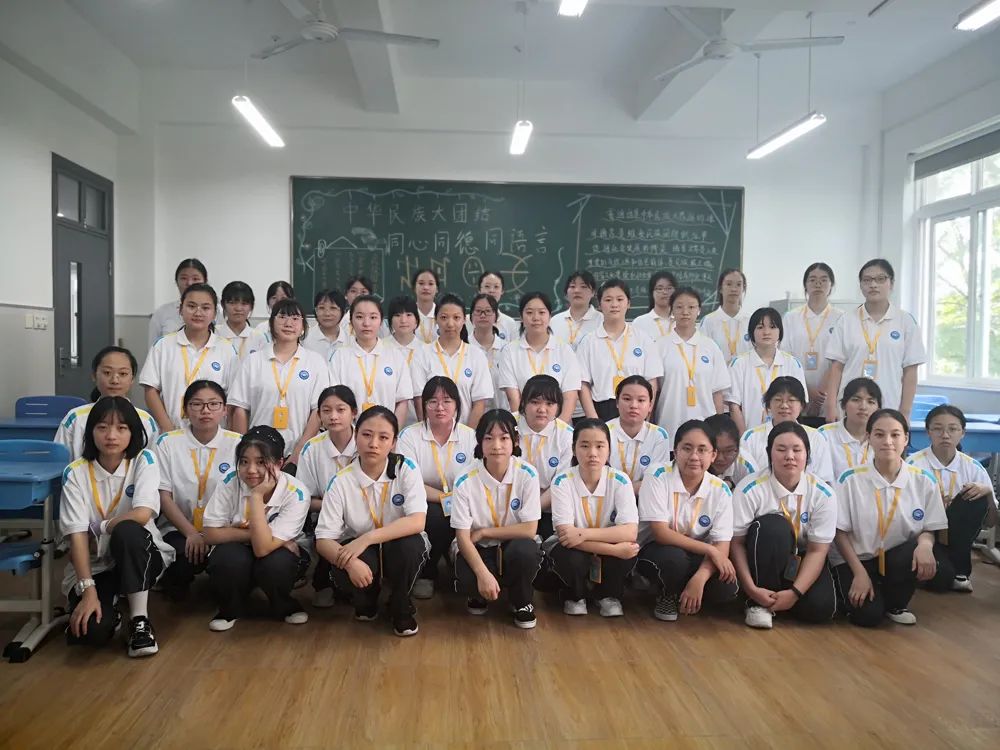 013-南湖职校---20级护理班.jpg 图片