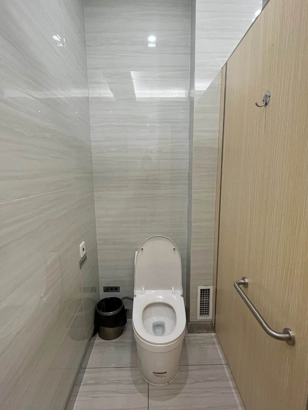 天适老厕间内.jpg 图片