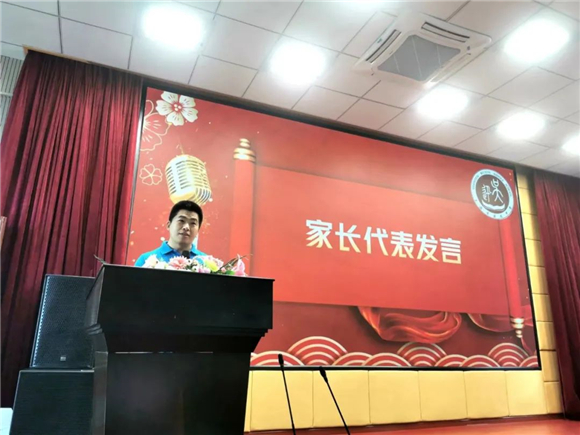 [浦东]吴迅中学:"雏鹰驻足,展翅高飞"——2023届初三毕业典礼暨离队