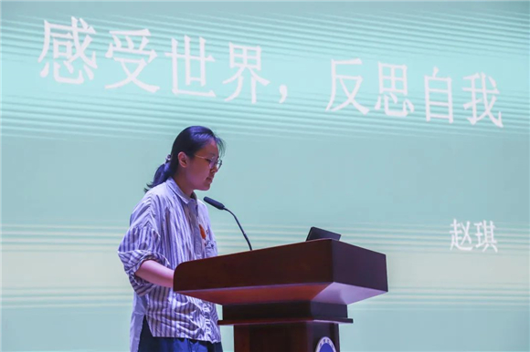 [浦东]南汇中学:做会思考的智慧型教师——党总支读书学习活动暨演讲