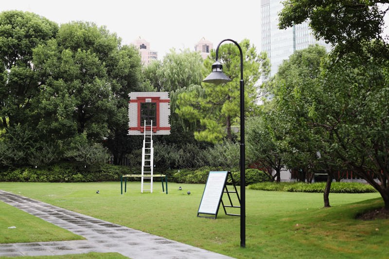 作品《悬浮遗迹》。