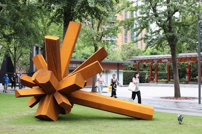 作品《生长进化》。