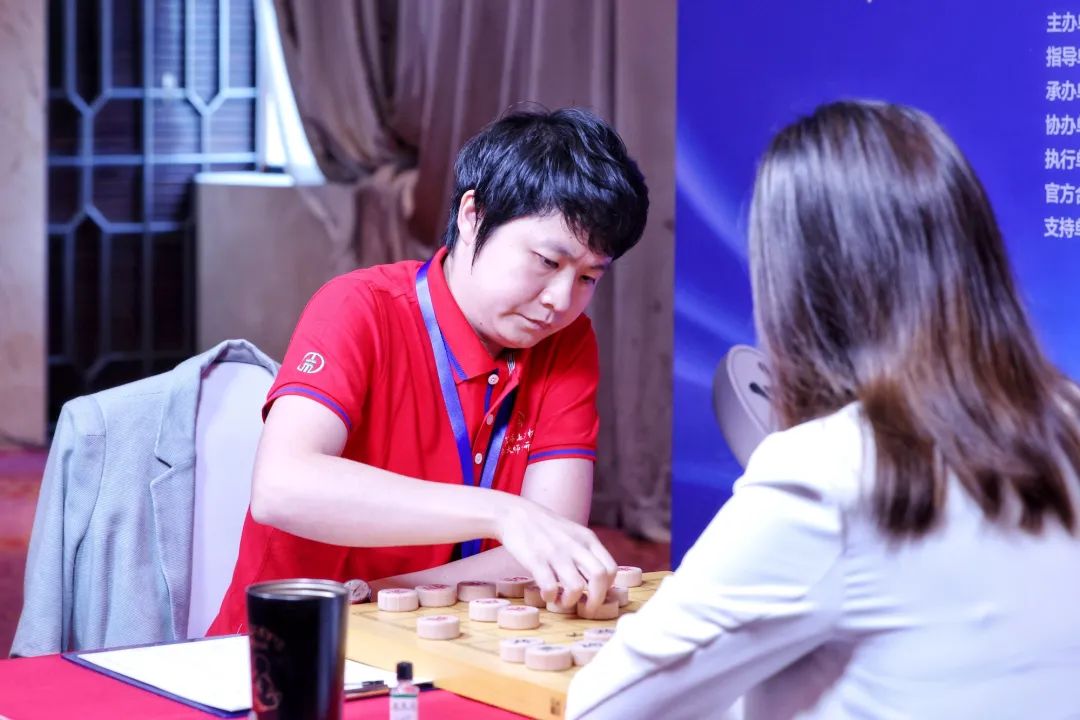 一方棋盘搭起文明之桥 第三届上海杯象棋年夜师公然赛揭幕