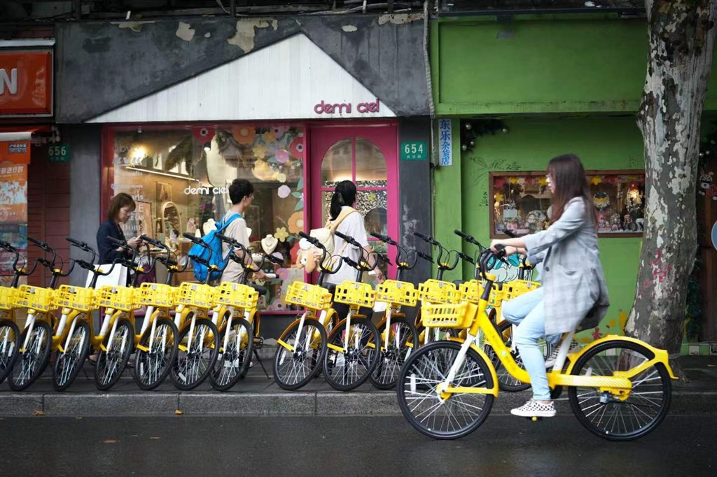 “梧桐区”串联起阛阓、餐饮、文旅等多种消费场景，初秋上海City Ride摄影暖度晋升