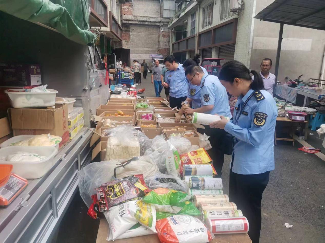 四川省乐山市金口河区市场监管局开展农村食品专项整治