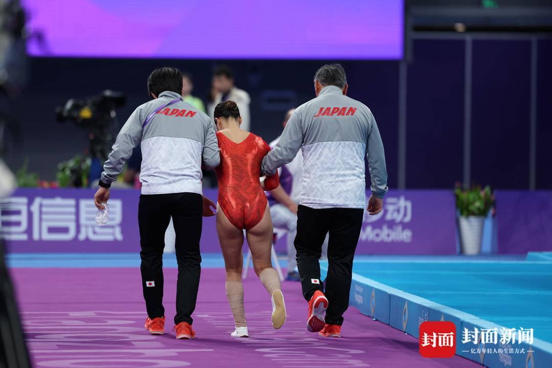 空中舞者 中国选手包揽女子蹦床金银牌|图集