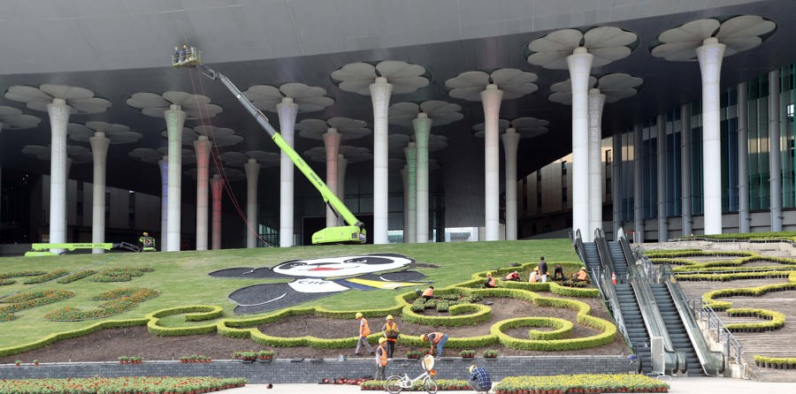 让“四叶草”绽放得更美丽，上海国家会展中心南广场绿化升级