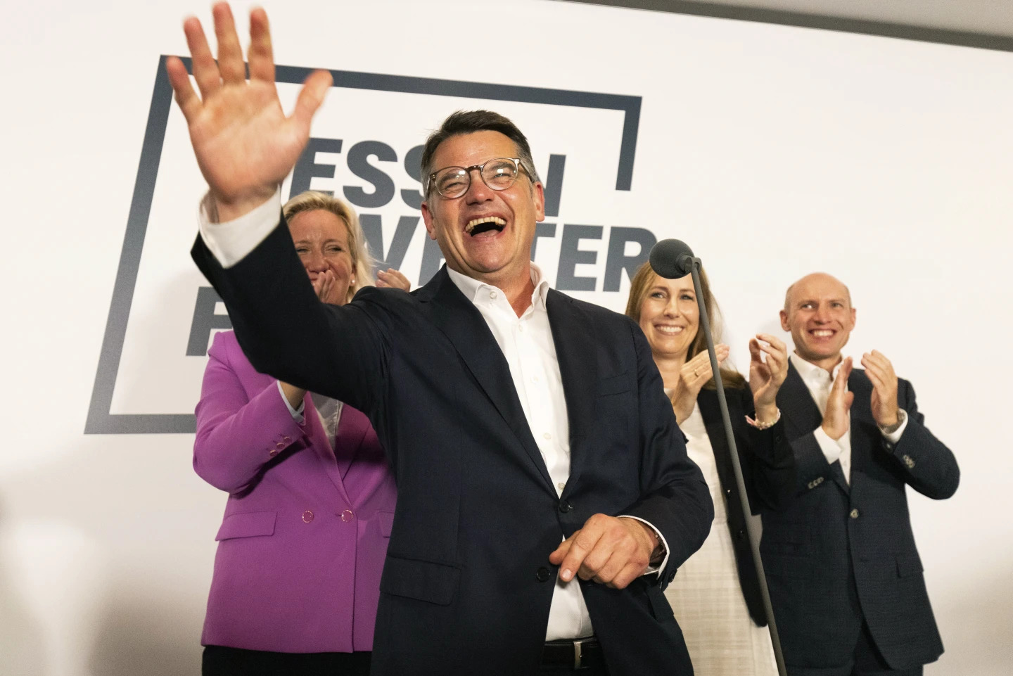 极右翼风潮再起？德国执政联盟在关键州选举两连败