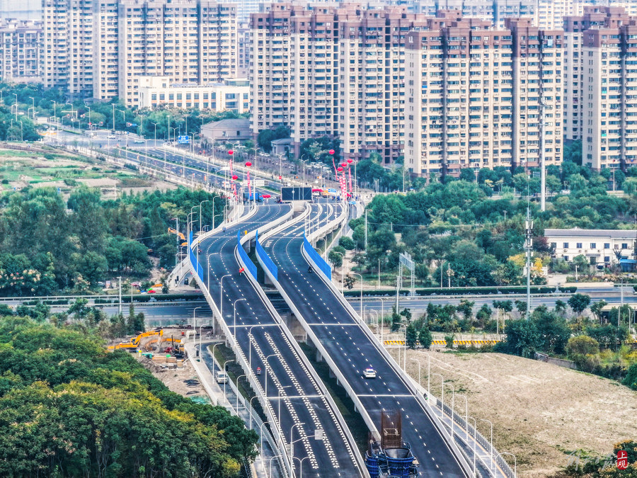 陆翔路图片