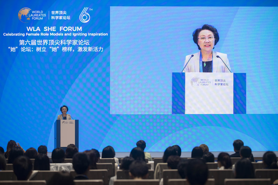 中国工程院院士、国家肝癌科学中心主任、中国女科技工作者协会会长王红阳。