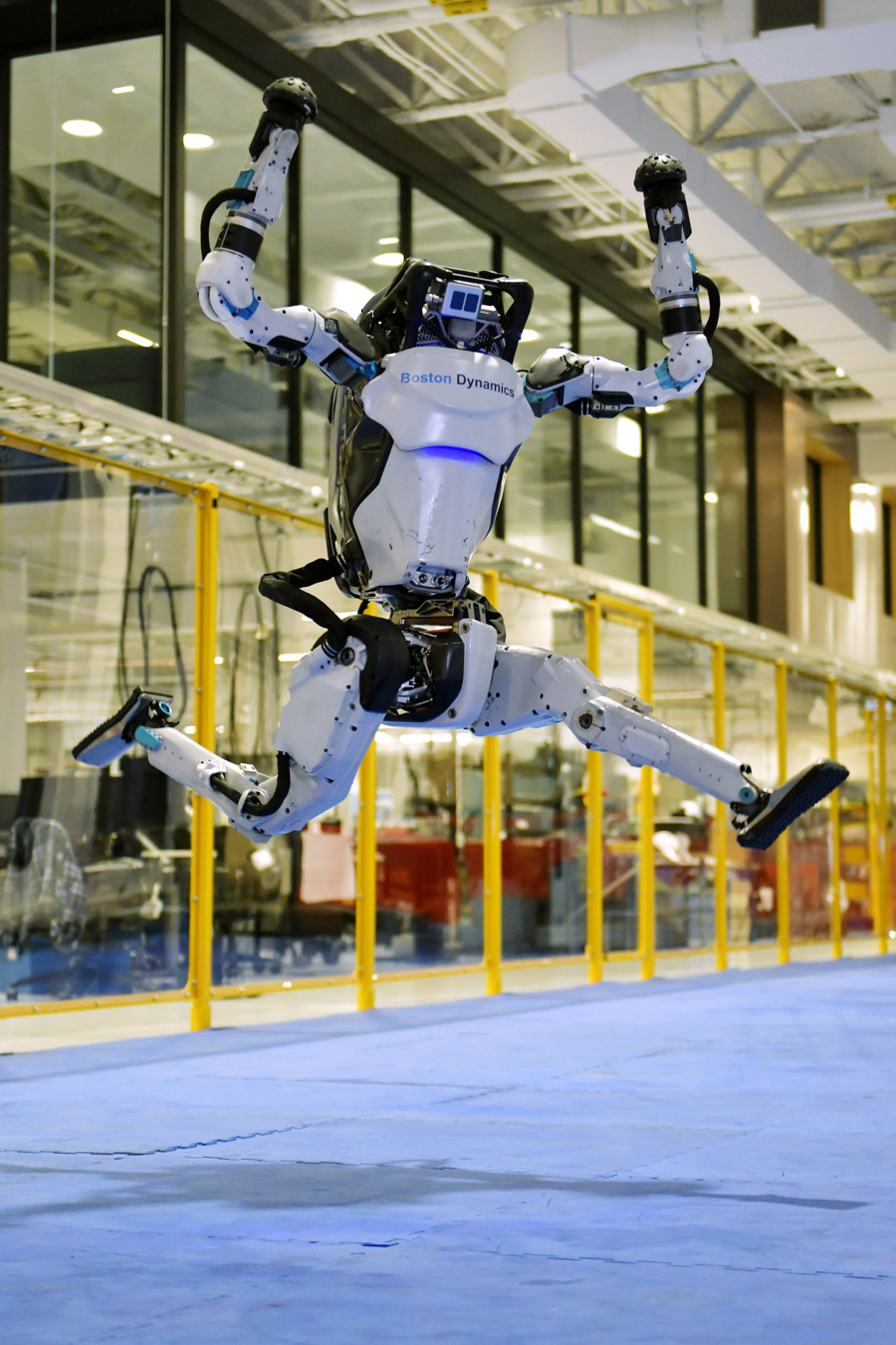 中国电科第一代人形机器人发布,通用ai机器人离我们有多远?