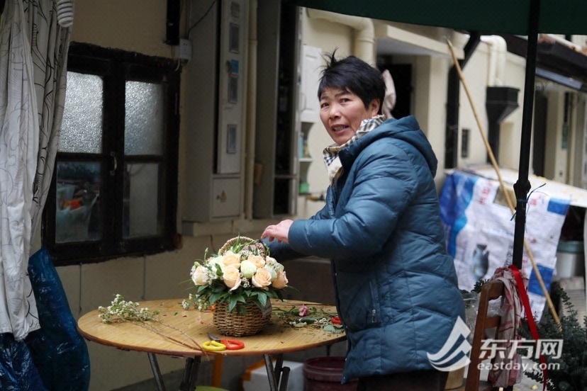 丰子恺笔迹“長樂邨”上墙，百年花圃里搞门面焕新