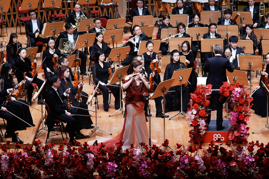 飞行员丹尼尔·哈丁携手郎朗,唐俊乔:2024上海新年音乐会,一起起飞!