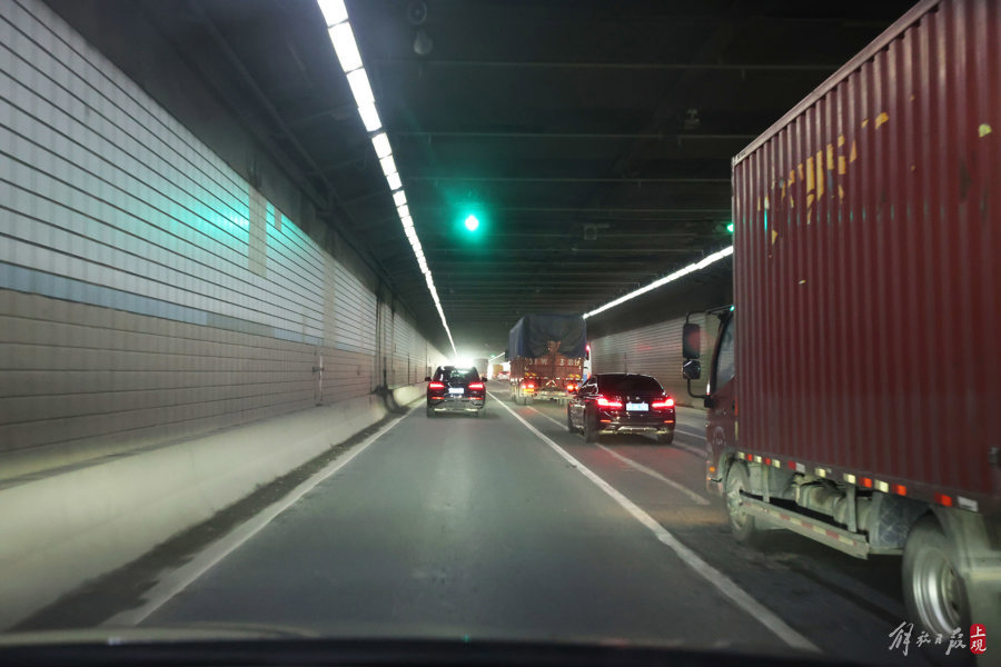据悉,外环隧道是上海城市外环线北环中一个重要的节点工程,运营至今