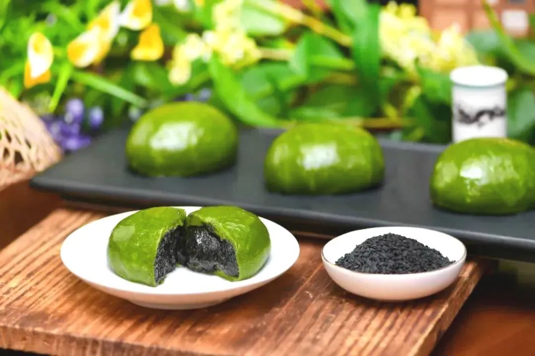 春三鲜,黄油腰果,咖喱牛肉…2024黄浦老字号创意青团打卡攻略来啦!